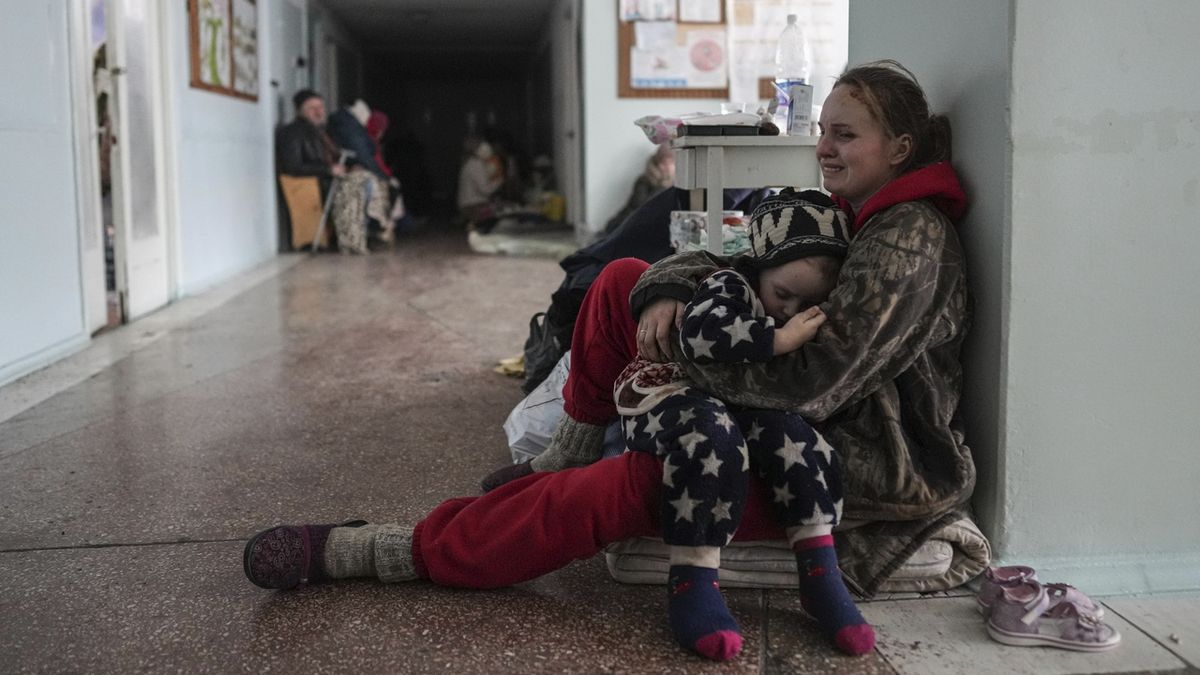 Běloruský Červený kříž přiznal, že se podílí na odvážení dětí z ukrajinského území